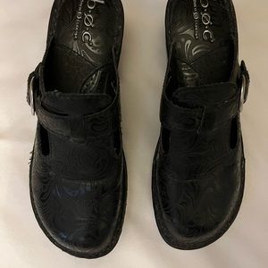 boc black clogs excellent condition